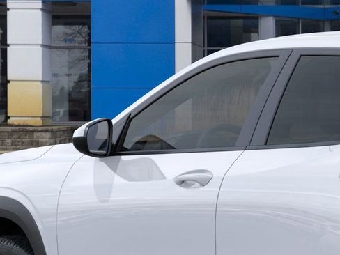 New 2026 Chevrolet Trax LS image 12