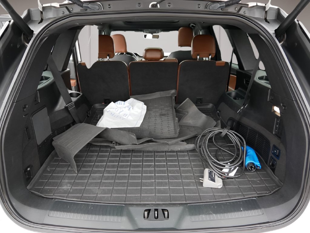 Used 2021 Lincoln Aviator Grand Touring w/ Equipment Group 301A AWD/4WD image 12