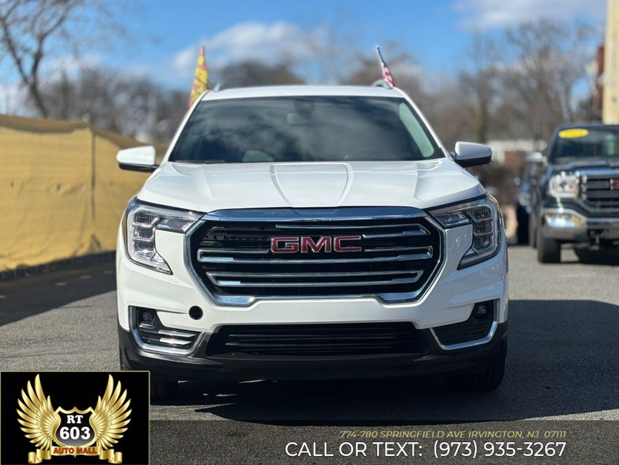 Used 2023 GMC Terrain SLT FWD image 2