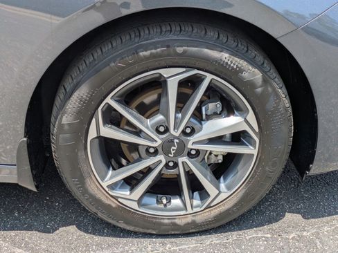 Certified 2024 Kia Forte LXS w/ LXS Technology Package FWD image 9