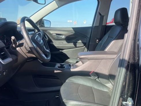 Used 2023 GMC Terrain SLT image 9