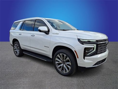 Used 2025 Chevrolet Tahoe High Country image 3