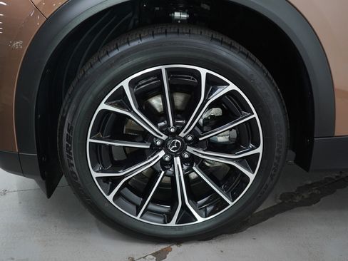 Certified 2025 MAZDA CX-70 Plug-In Hybrid w/ Premium Pkg image 28