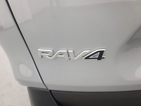 Used 2025 Toyota RAV4 XLE image 12