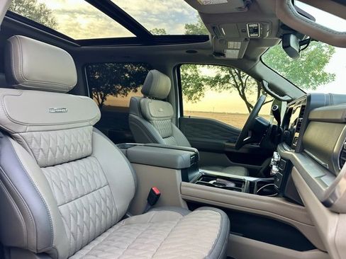 Used 2025 Ford F250 Platinum w/ Platinum Plus Package image 15