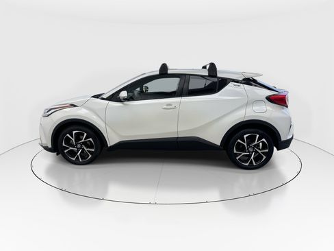 Used 2021 Toyota C-HR XLE image 5