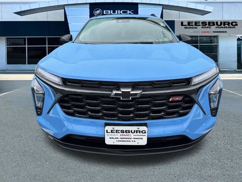 Used 2024 Chevrolet Trax RS w/ Sunroof Package image 2