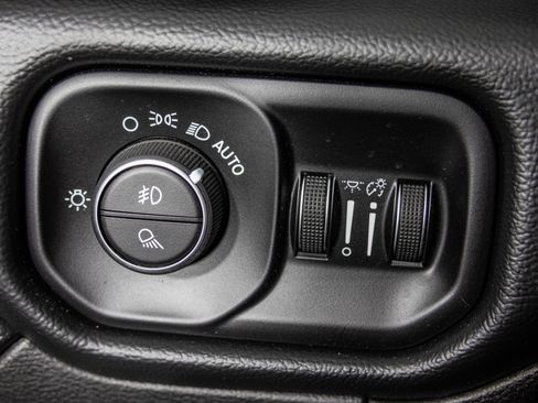 Used 2019 RAM 2500 Laramie AWD/4WD image 36