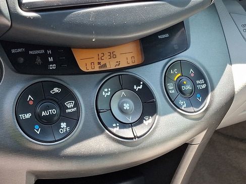 Used 2012 Toyota RAV4 Limited w/ Navigation Value Pkg AWD/4WD image 17