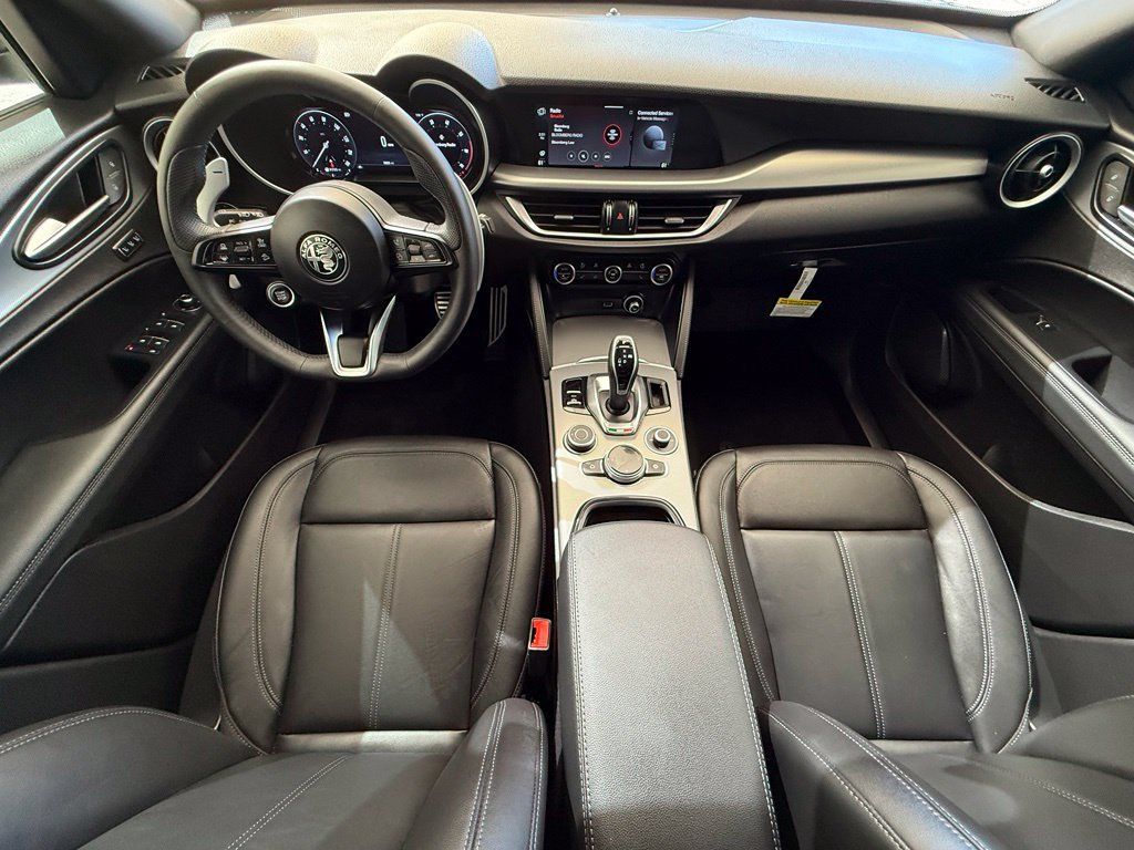 New 2025 Alfa Romeo Stelvio Sprint w/ Convenience Package AWD/4WD image 27