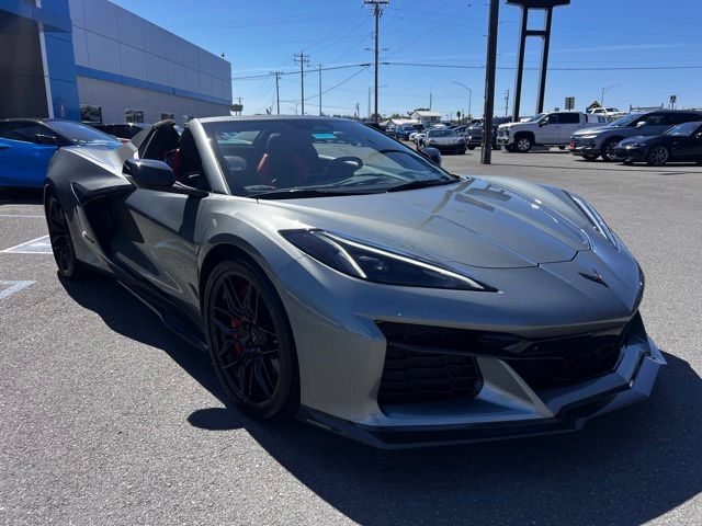 Used 2024 Chevrolet Corvette Z06 RWD image 15