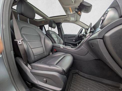 Used 2022 Mercedes-Benz GLC 300 4MATIC image 22