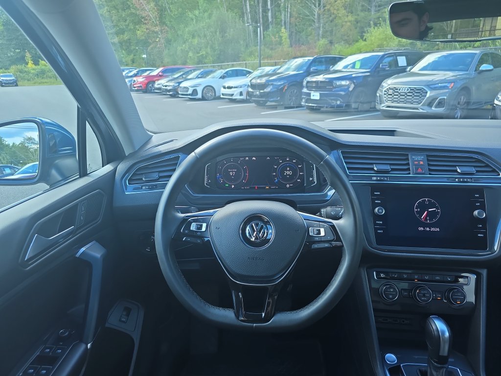 Used 2020 Volkswagen Tiguan SEL w/ Tiguan Two-Row MDO Package AWD/4WD image 12