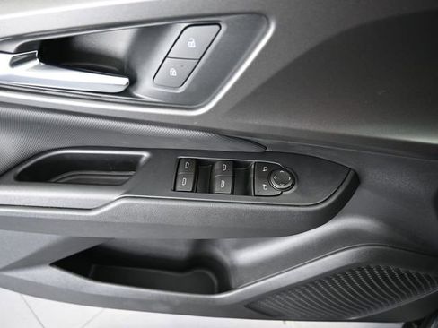 New 2026 Chevrolet Equinox EV LT image 35