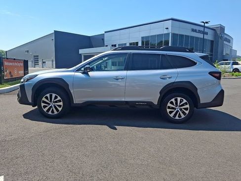 Certified 2024 Subaru Outback Premium AWD/4WD image 4