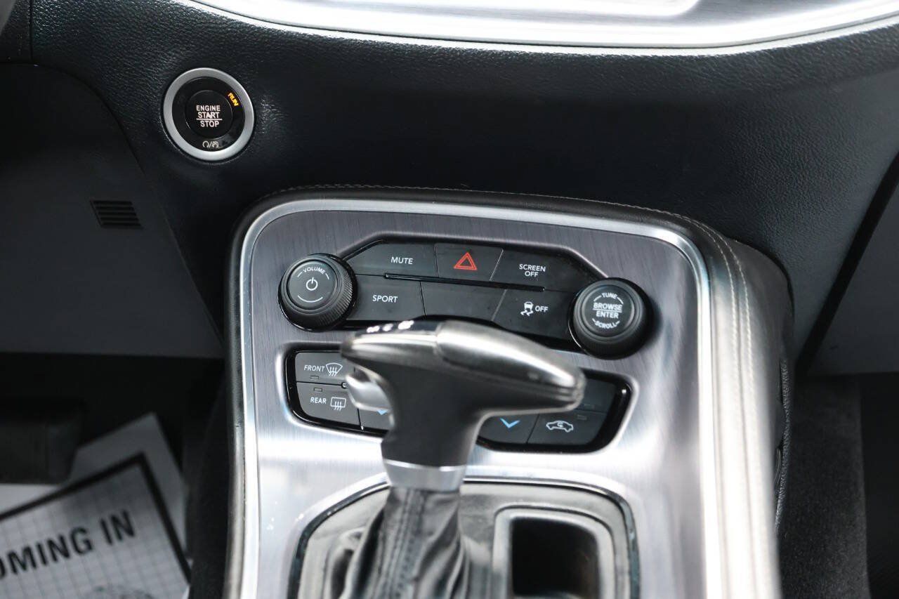 Used 2017 Dodge Challenger R/T RWD image 19