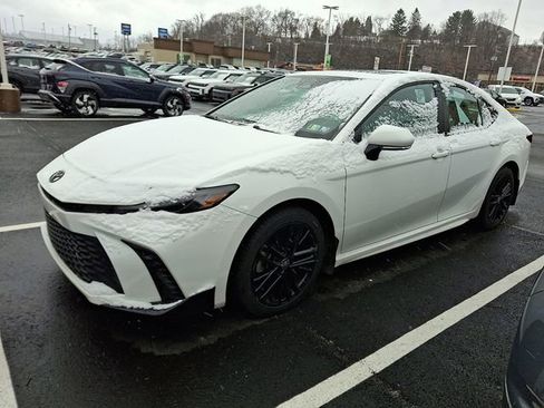 Used 2025 Toyota Camry SE w/ Multimedia Upgrade Package image 2