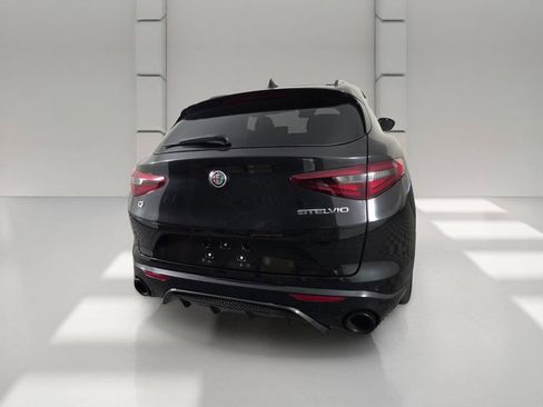 Used 2022 Alfa Romeo Stelvio Veloce AWD/4WD image 6