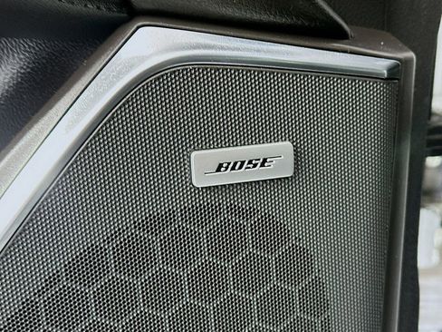 Used 2017 Cadillac Escalade Base image 19