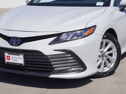 Used 2023 Toyota Camry LE w/ Convenience Package image 5