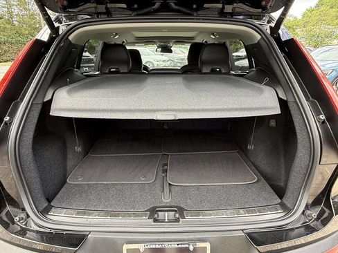 Used 2023 Volvo XC40 B5 Plus w/ Climate Package AWD/4WD image 17