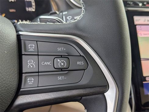 New 2025 Jeep Grand Cherokee Limited image 18