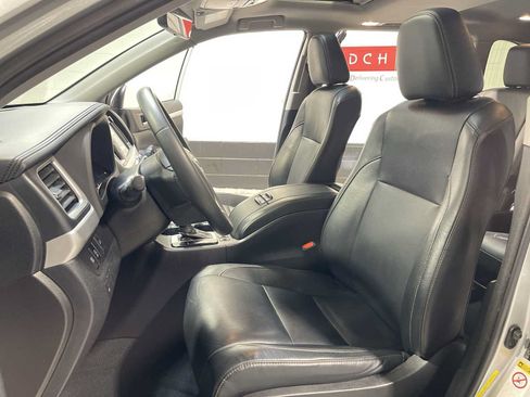 Used 2018 Toyota Highlander XLE FWD image 11