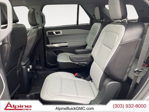 Used 2021 Ford Explorer XLT w/ Equipment Group 202A image 13