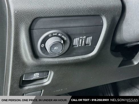 Used 2023 Jeep Grand Cherokee L Limited AWD/4WD image 10