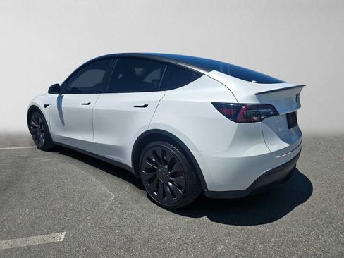 Used 2022 Tesla Model Y Performance AWD/4WD image 3