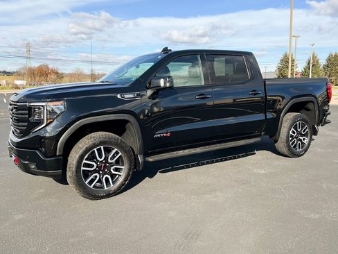 Used 2025 GMC Sierra 1500 AT4 w/ AT4 Premium Package image 15