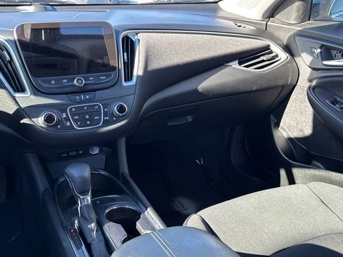 Used 2022 Chevrolet Malibu LT image 34