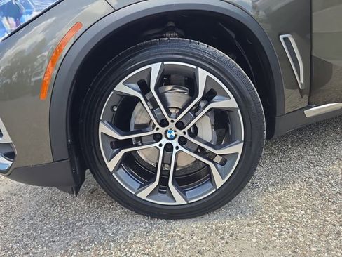 Used 2023 BMW X5 xDrive40i w/ Executive Package AWD/4WD image 29