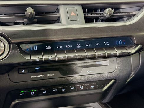 Used 2019 Lexus UX 200 FWD image 21