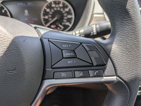 Used 2024 Nissan Altima 2.5 SV FWD image 29