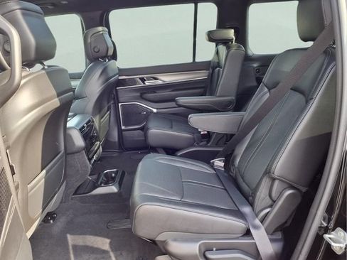 New 2026 Jeep Grand Wagoneer 4WD w/ Premium Group I image 17