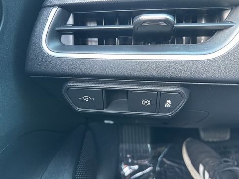 Used 2025 Kia K4 LXS image 25