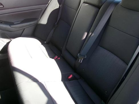 Used 2025 Nissan Altima 2.5 SV FWD image 10