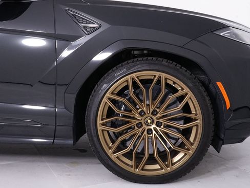 Used 2025 Lamborghini Urus Performante AWD/4WD image 16