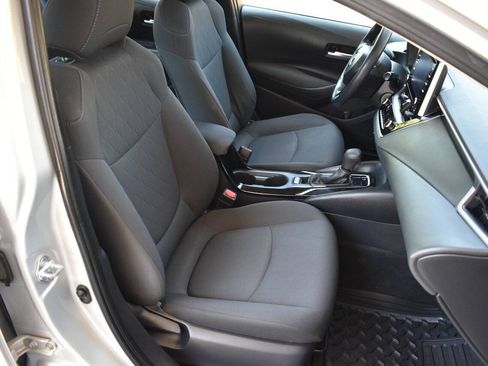 Used 2021 Toyota Corolla LE FWD image 18