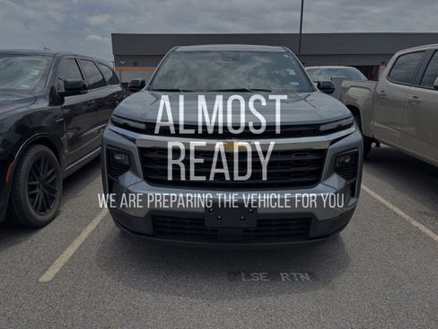Used 2024 Chevrolet Traverse LS w/ LPO, Floor Liner Package FWD image 1