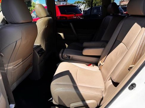 Used 2013 Toyota Highlander SE AWD/4WD image 18