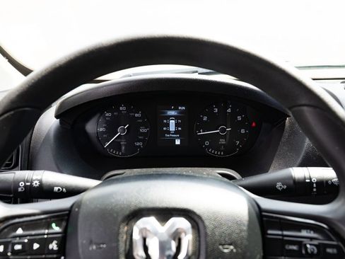 Used 2023 RAM ProMaster 2500 FWD image 12