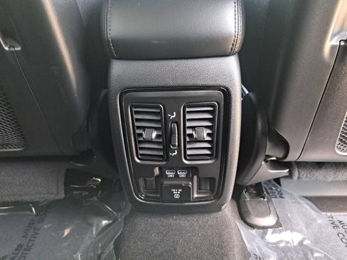 Used 2021 Jeep Grand Cherokee Limited X RWD image 12
