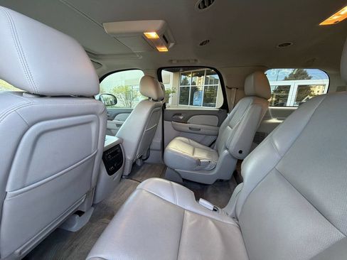 Used 2014 Chevrolet Tahoe LTZ RWD image 20