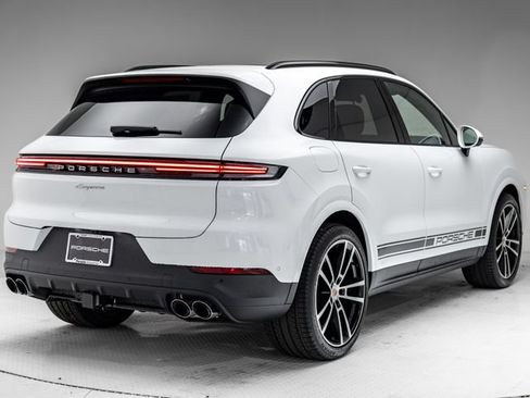 New 2026 Porsche Cayenne AWD/4WD image 32
