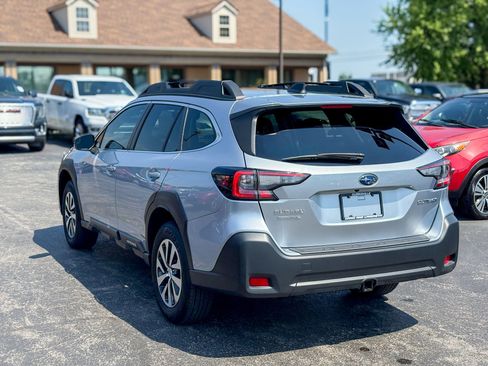 Used 2025 Subaru Outback Premium AWD/4WD image 6