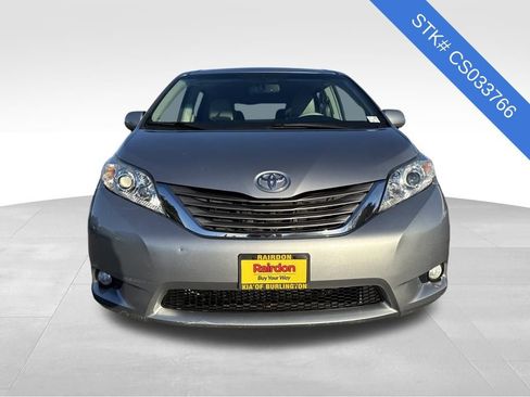 Used 2012 Toyota Sienna XLE image 3