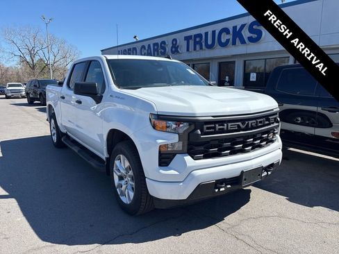 Used 2024 Chevrolet Silverado 1500 Custom image 1