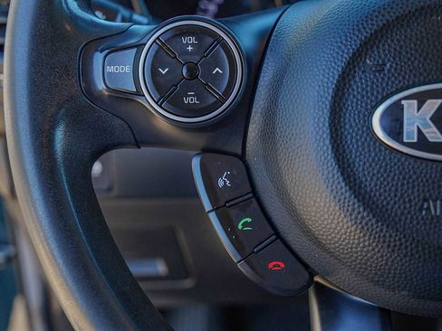 Used 2018 Kia Soul + image 13
